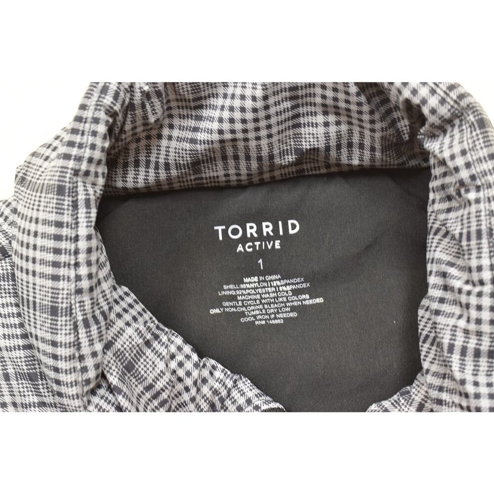 Torrid Active Black & White Plaid Puffer Vest Plus Size 1 Nylon Pockets - Picture 2 of 8